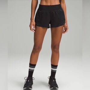 Lululemon Hotty Hot High-Rise Lined Short 2.5”